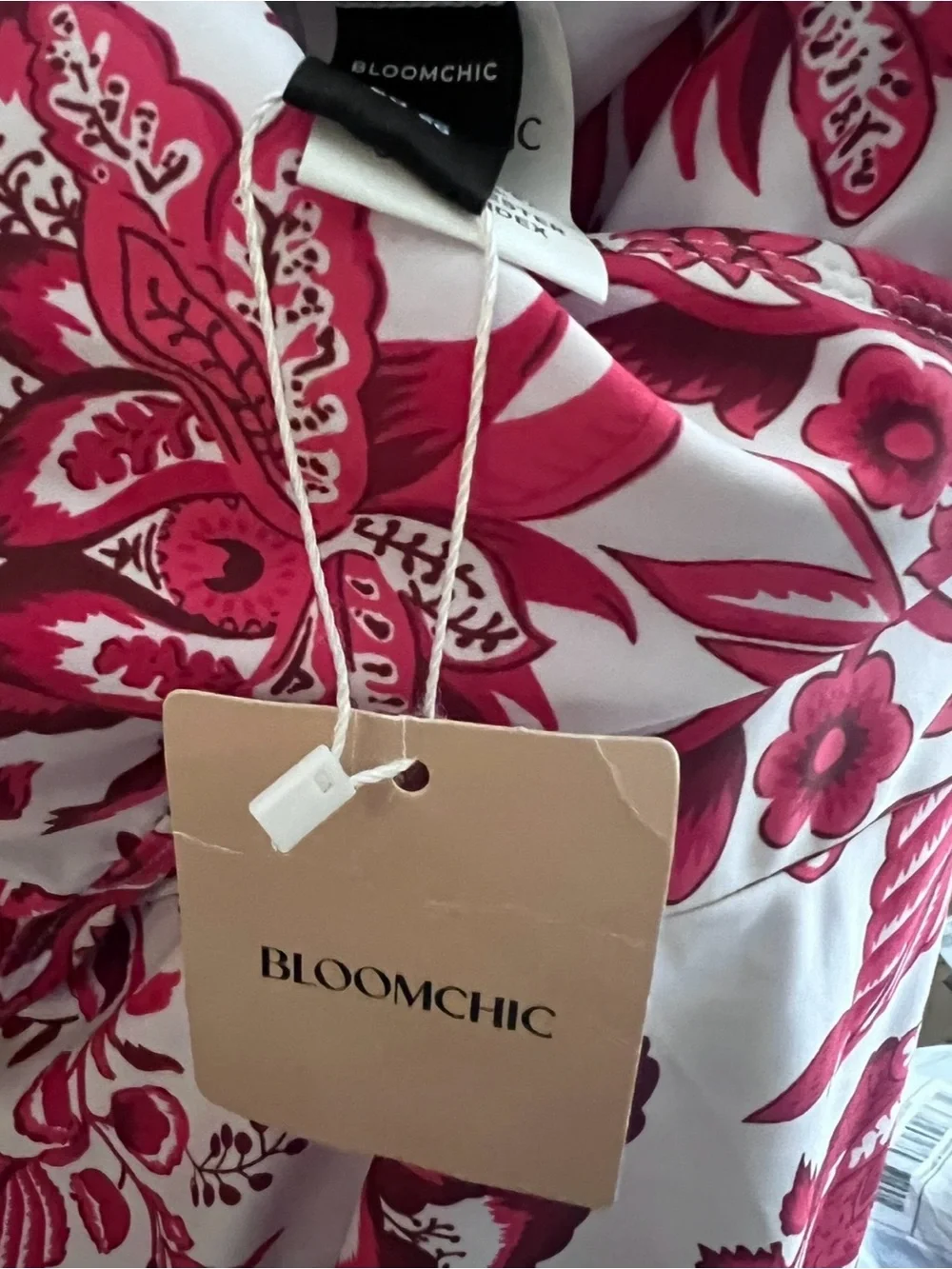BloomChic scarlet red
